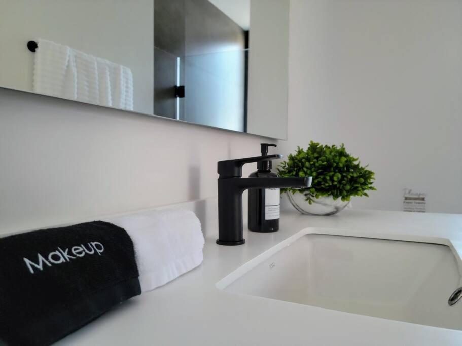 Endless Summer - 2Bed 2Bath Condo - Seasonly Heated Pool With Ocean Views - 5Min Walk To Beach - Fibre Internet - Sleeps 6 Cabo San Lucas Zewnętrze zdjęcie